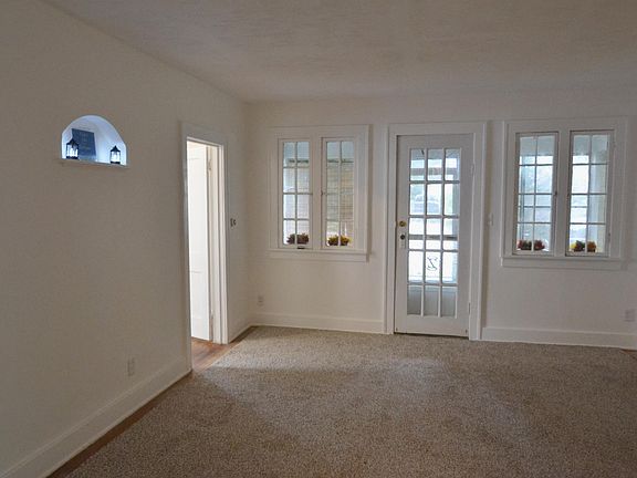 4th image of 1911 Newark Ave SE