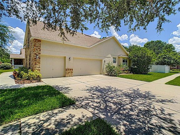 3rd image of 9701 Bay Colony Dr