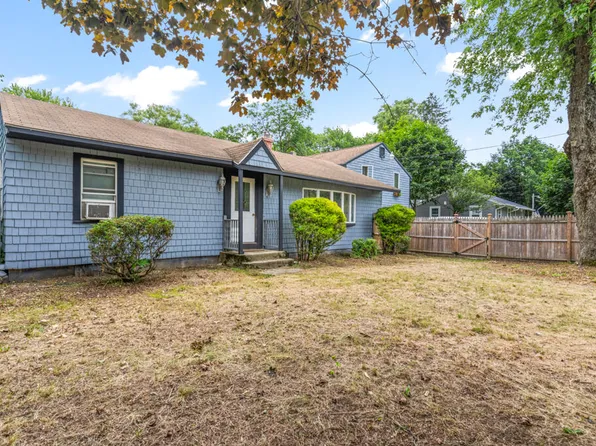 189 Gray Road, Falmouth, ME 04105