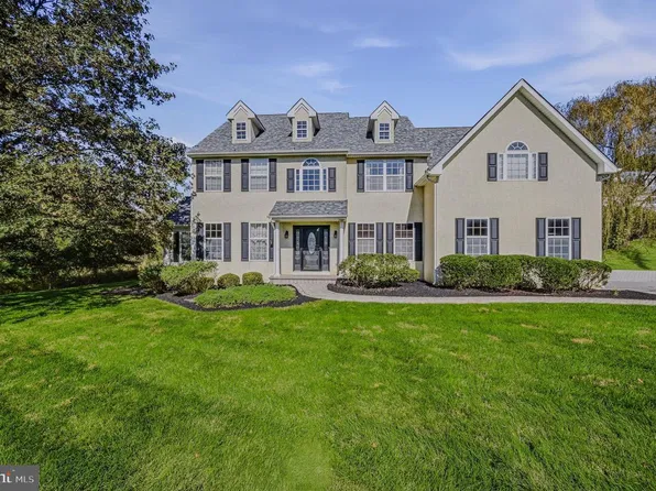 29 Angelica Dr, Avondale, PA 19311