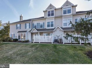 106 Oliphant Ln, Mount Laurel, NJ 08054