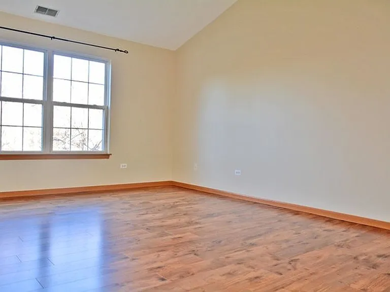 2527 Sheehan Dr #202 — Photo 9