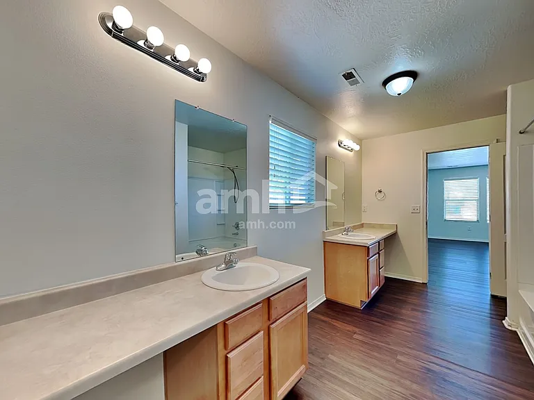 2464 S 3585 W — Photo 13