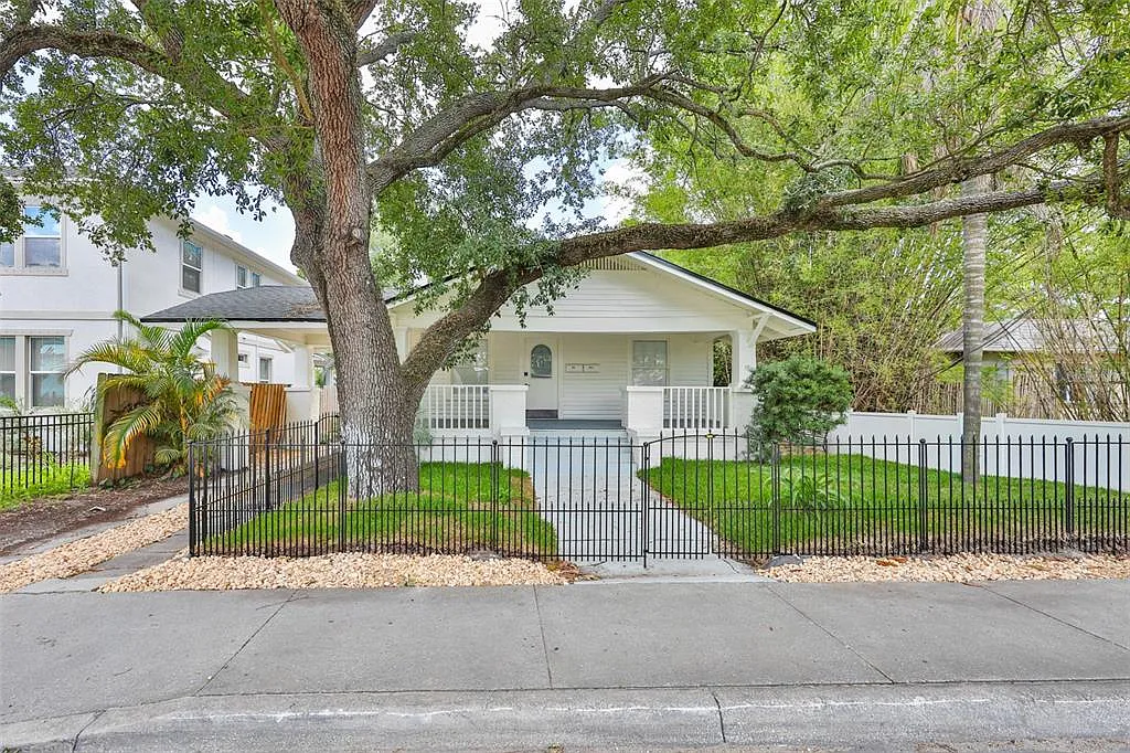 3 bed, 1.0 bath, 1234 sqft, $2,750 — Photo 3