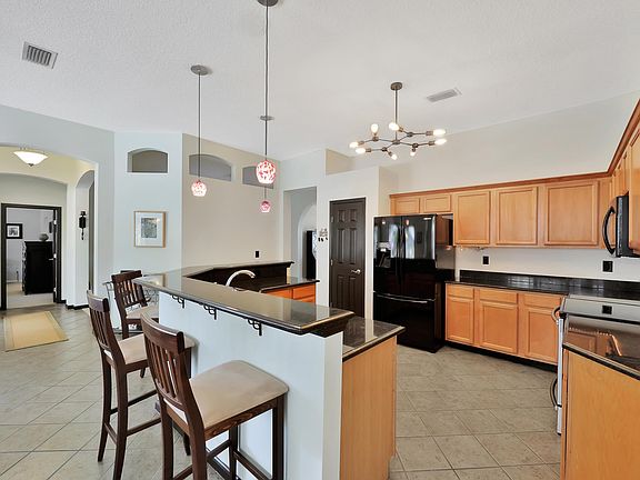 5th image of 1763 River Plantation Dr N