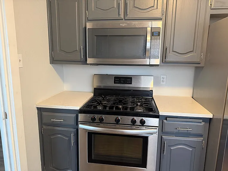 2705 Cambridge St — Photo 10