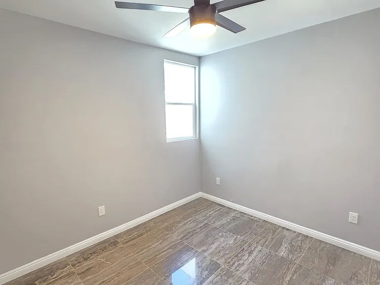 511 Rampart — Photo 16