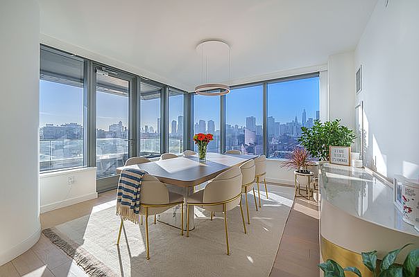 1st image of 3 Court Sq #811