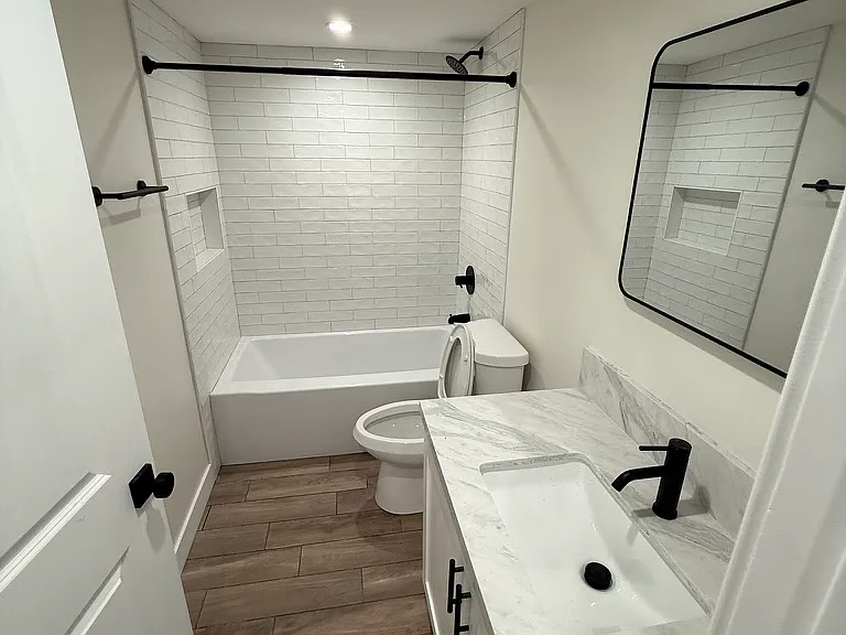 722 Penrith Dr — Photo 4