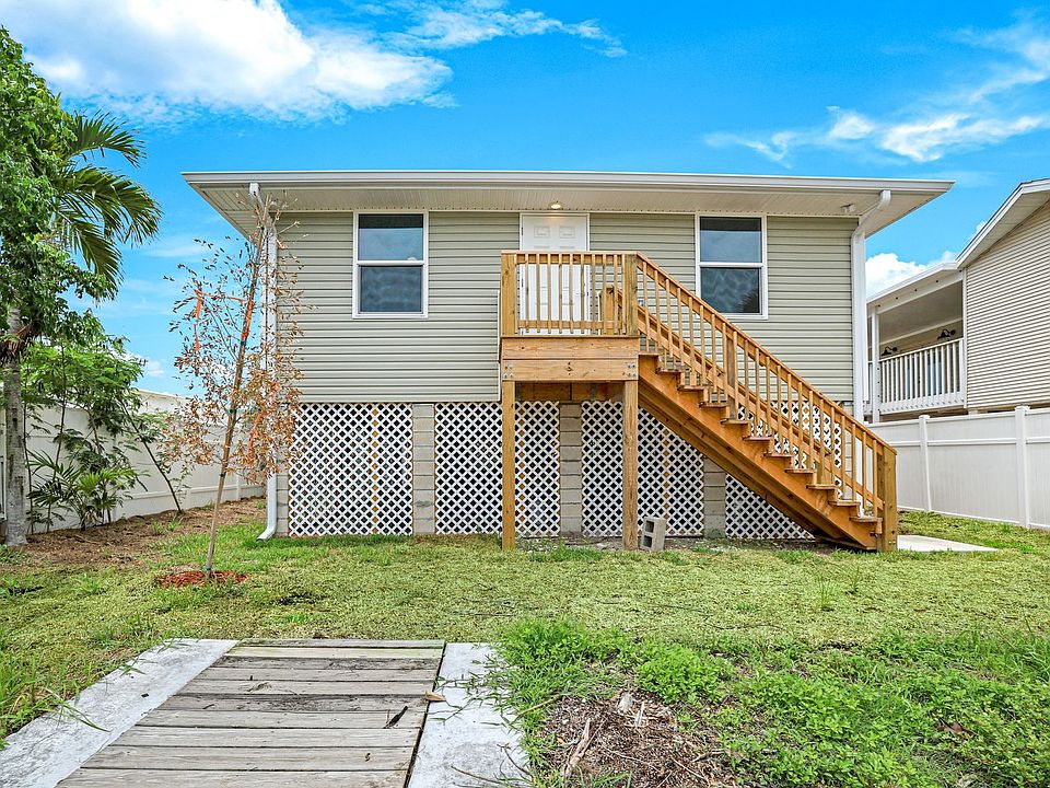 1st image of 627 Palm Ave