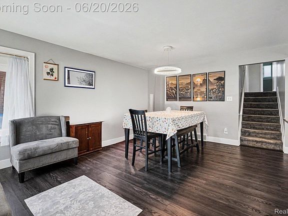 2nd image of 30831 Ridgefield Ave