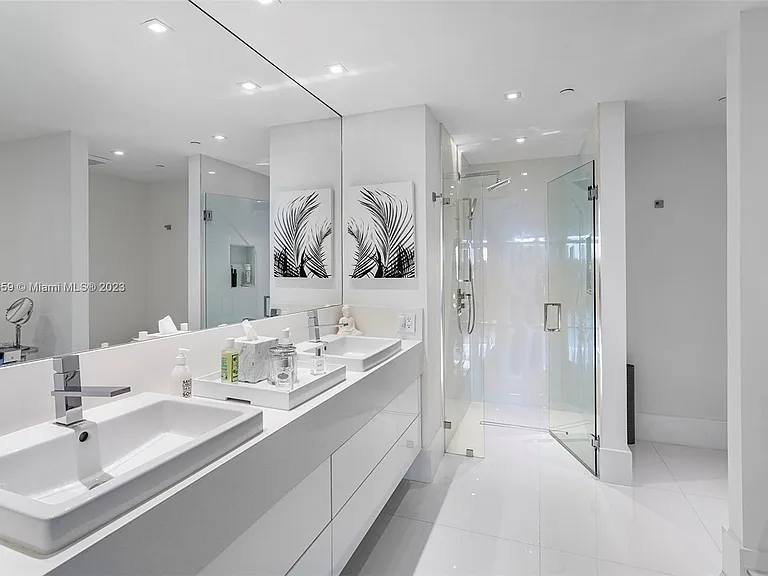 2122 Fisher Island Dr #2122 — Photo 31