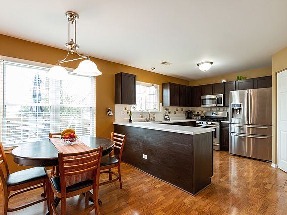 5th image of 79 Summerhill Dr
