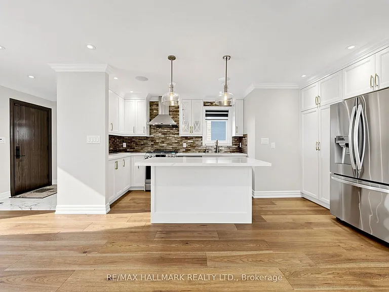 87 Fallingbrook Rd — Photo 9