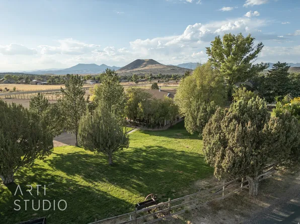 825 N Horsemans Dr, Dammeron Valley, UT 84783