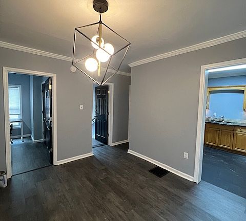 4th image of 453 Westcott St #3