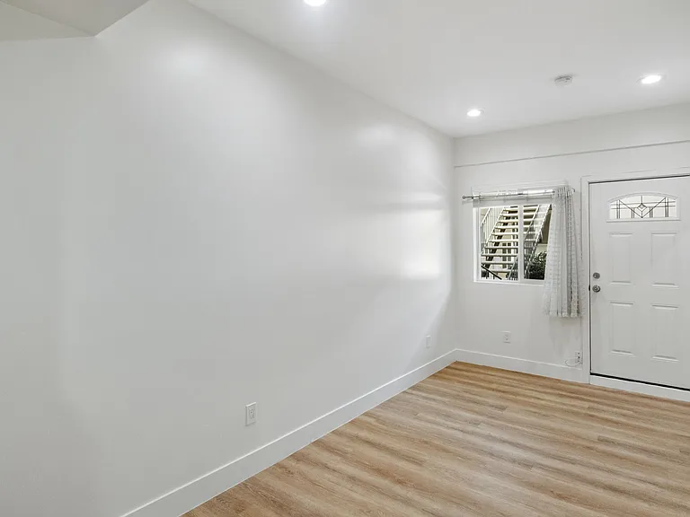 640 Imperial Ave #12 — Photo 4