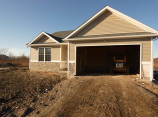 6570 Arnold Rd, Cottrellville, MI 48039