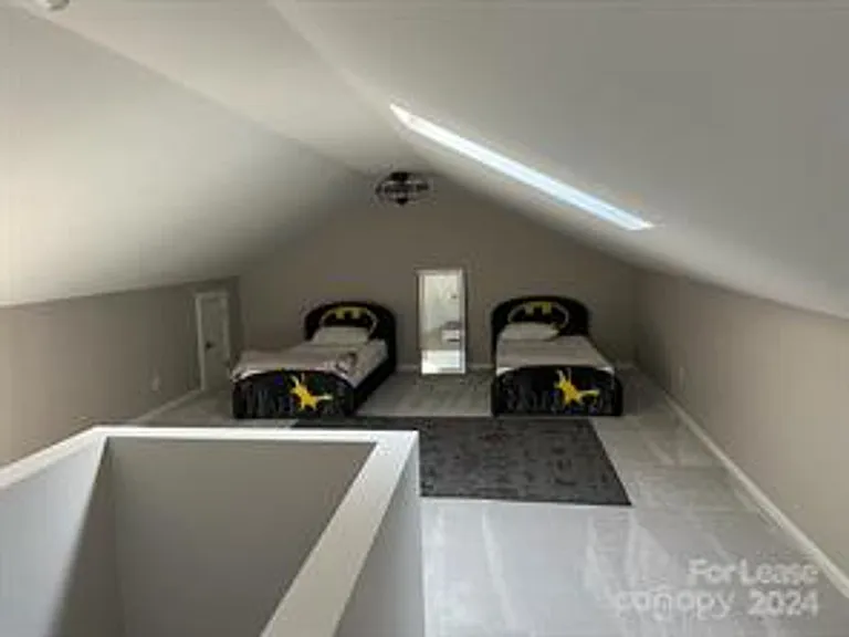 629 Grandin Rd — Photo 26
