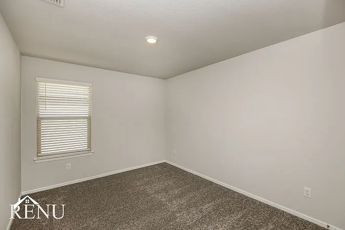 16428 Marinette Ct — Photo 10