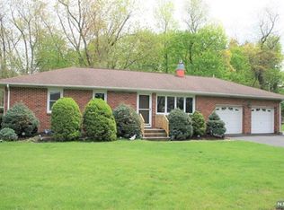 50 Sears Pl, Wayne, NJ 07470