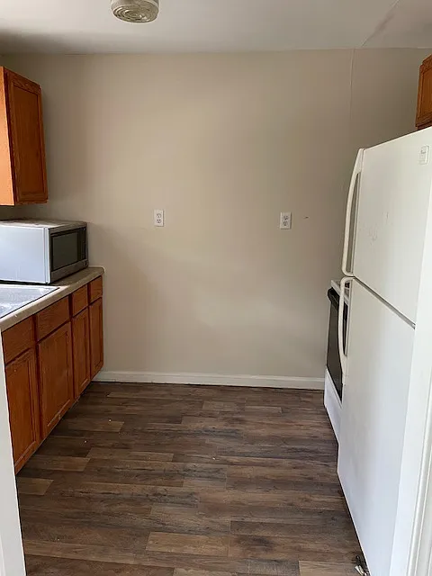 2 bed, 750 sqft, $1,200 — Photo 3