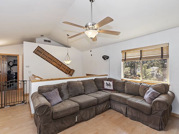 3rd image of 601 Moreno Ln