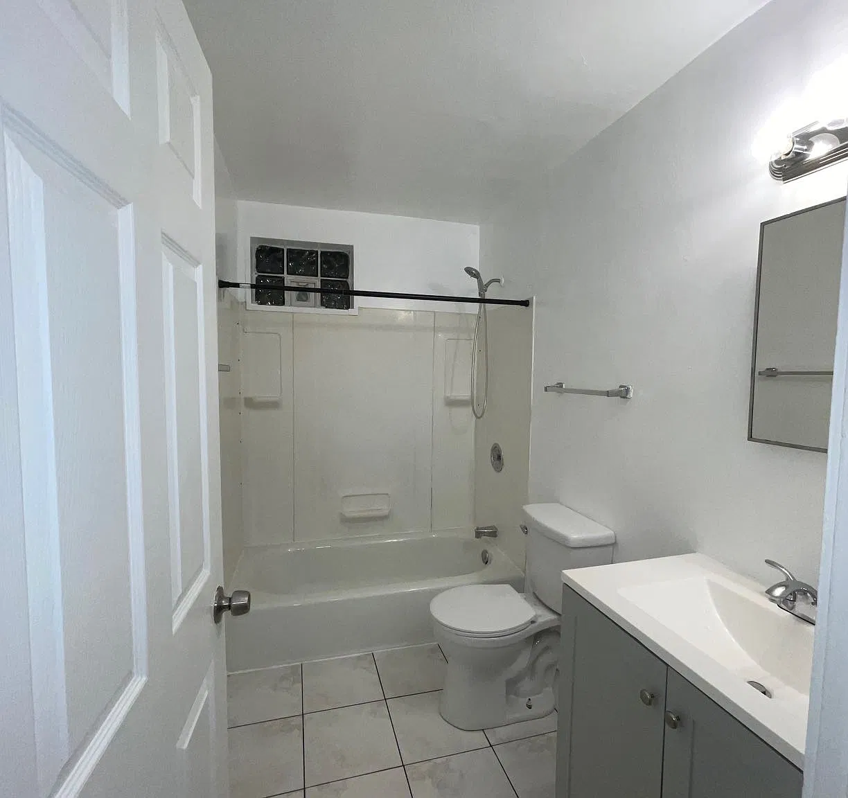 2 bed, 800 sqft, $1,295 — Photo 2