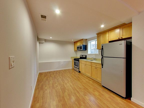 4th image of 826C Alabama St
