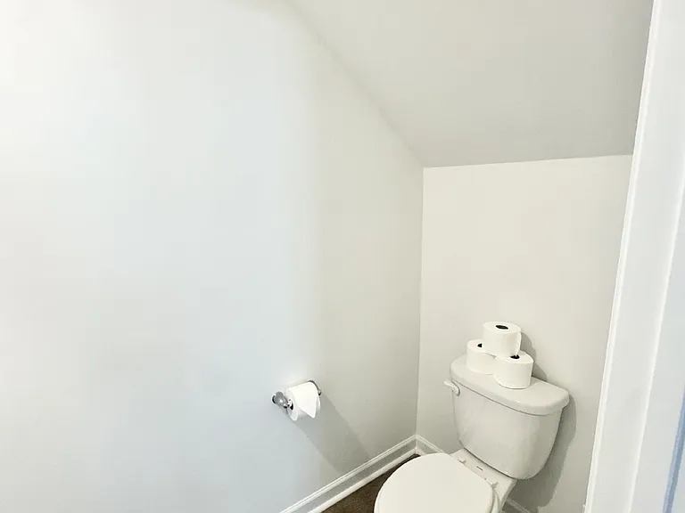 551 Seaborn Cir — Photo 14
