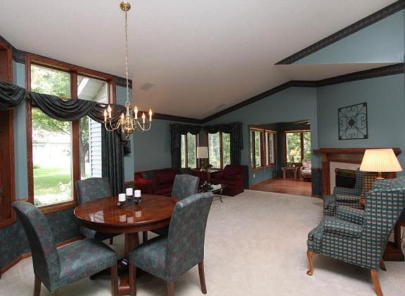 4th image of 2546 Manitou Ln