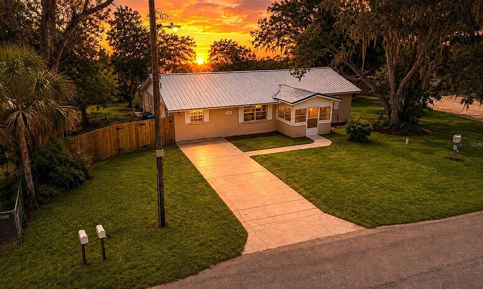 1st image of 205 2ND AVENUE SE