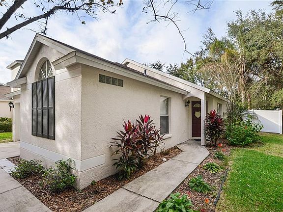 3rd image of 5814 Meadowpark Pl