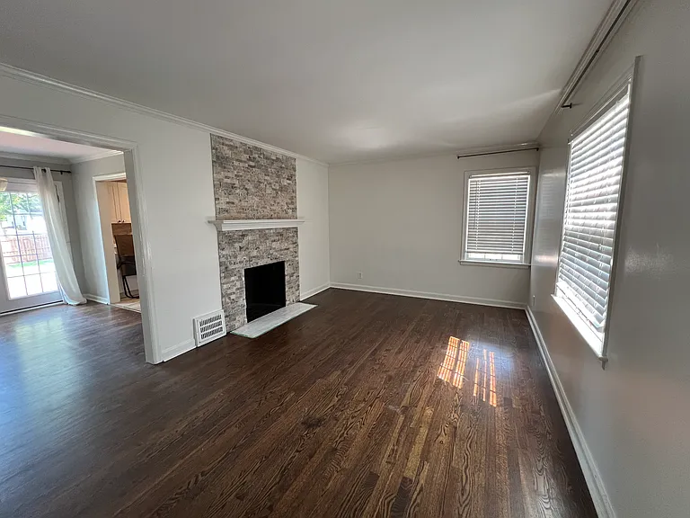 7110 Woodson St — Photo 4