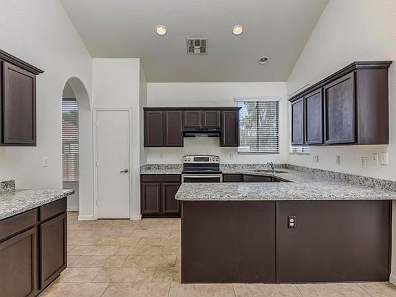 5th image of 6407 N 67th Dr