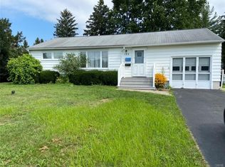 102 Rita Dr, North Syracuse, NY 13212