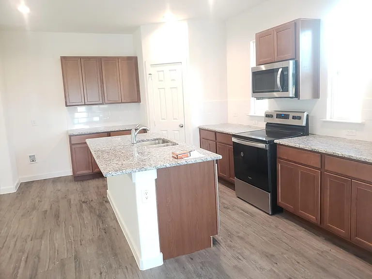 10501 Cedar Ct — Photo 18