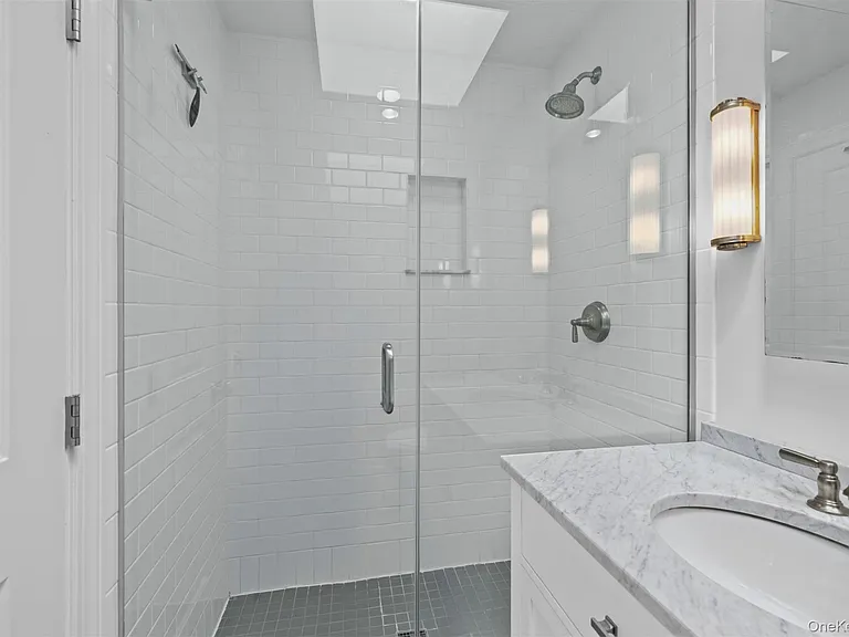 58 Bayfield Ln — Photo 21