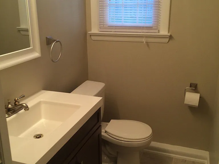 1103 Playford Ln — Photo 4