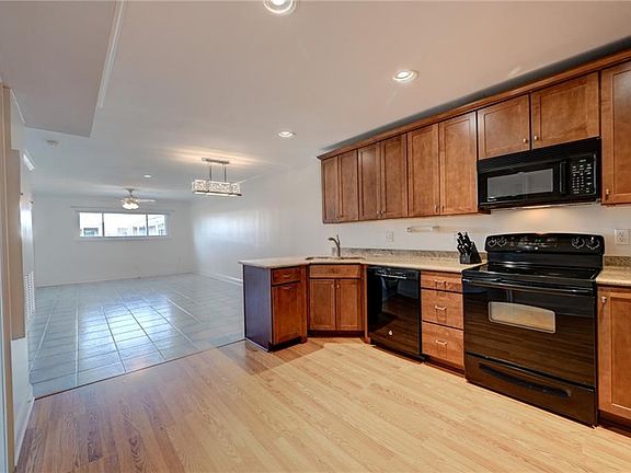 5th image of 500 Lake Marina Dr #418