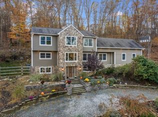 82 Seneca Lake Rd, Sparta, NJ 07871