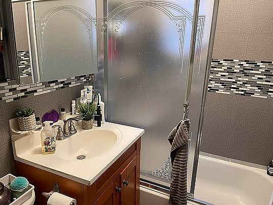 5th image of 3183 30th St APT 1F