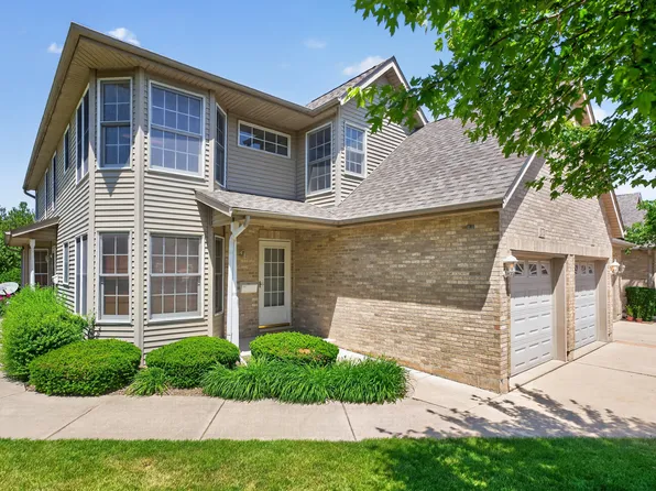 171 McLaren Dr N, Sycamore, IL 60178