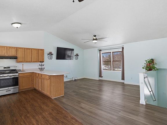 5th image of 114 Galahad Ct SE