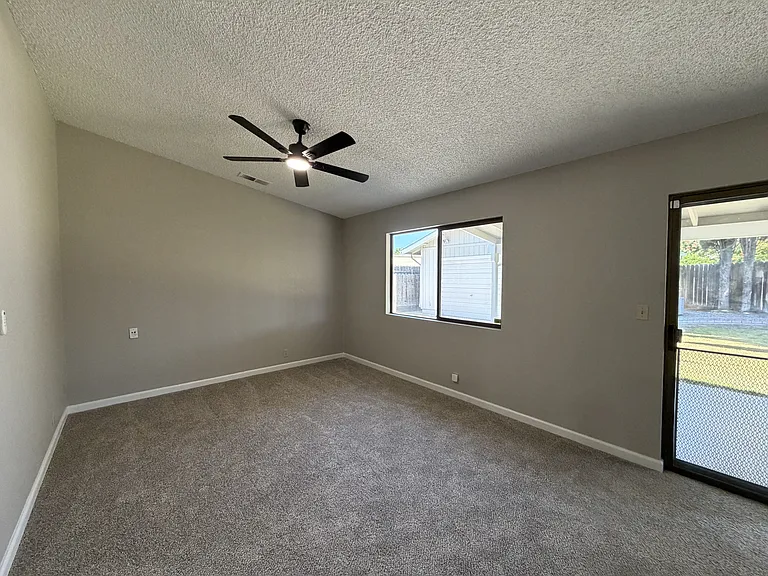 1120 Landreth Ct — Photo 10