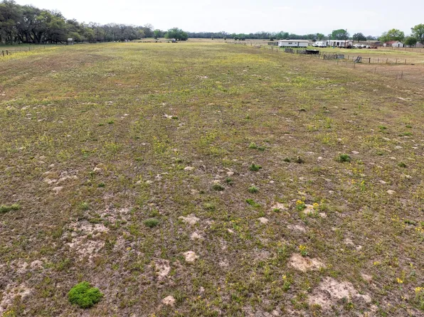 1292 County Road 1h, Hallettsville, TX 77964