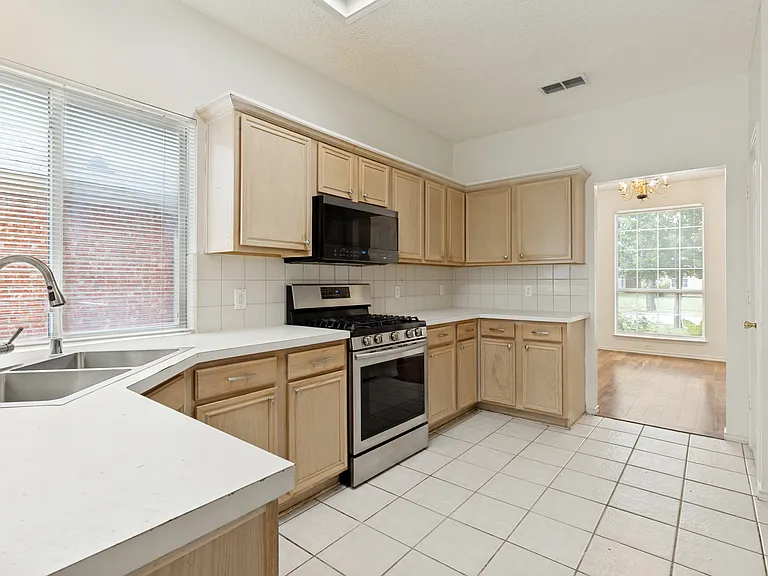 4725 Grant Park Ave — Photo 9