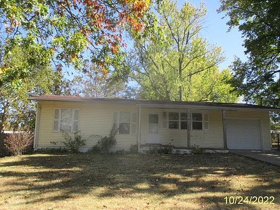 2nd image of 846 Twin Oaks Dr