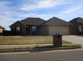 7508 Meadow Lake Dr, Yukon, OK 73099