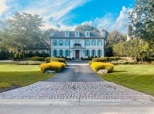 1230 W Kennicott Dr, Lake Forest, IL 60045